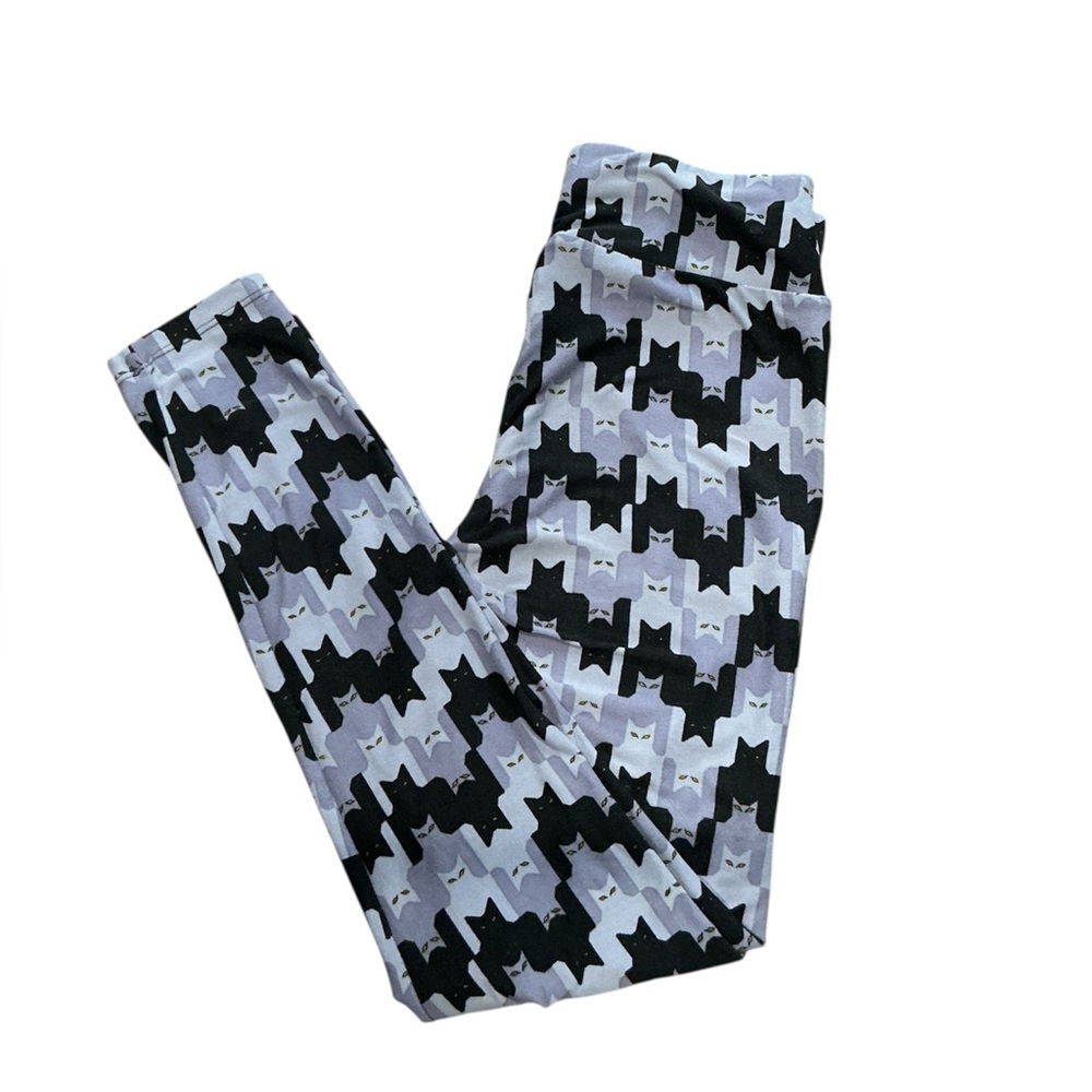 Woman’s Black and White Cat Patterned Leggings